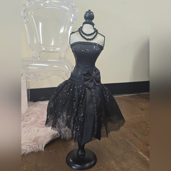 Sequin Dress Form On Stand Sophisticated Stylish Mannequin Decoration Decor - Picture 1 of 1